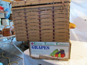 lot 115 image: Vintage Baskets and Crate