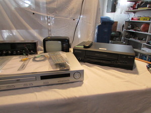 lot 126 image: Electronics Lot