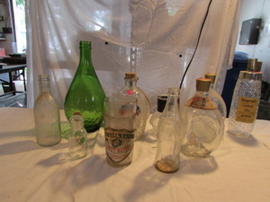 lot 137 image: Vintage Glass