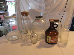 lot 140 image: Vintage Jars
