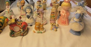 lot 170 image: Dcor Items