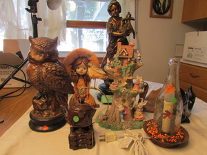 lot 176 image: Vintage Home Dcor