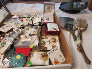 lot 188 image: Costume Jewelry