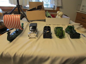 lot 189 image: Avon Collectibles