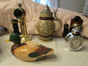 lot 194 image: Avon Collectibles