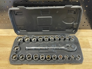 12 Socket and Ratchet Set