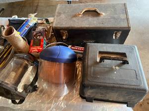 lot 27 image: Automotive Items