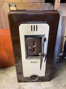 lot 46 image: Vintage Siegler Heater