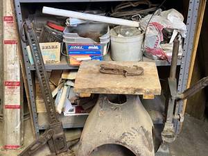 lot 48 image: Metal Shelf & Contents