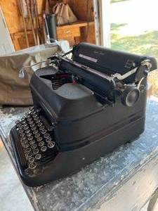 lot 69 image: Vintage LC Smith Typewriter