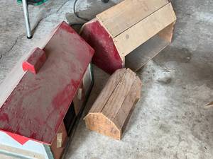 lot 63 image: 3 Vintage Wood Bird Houses
