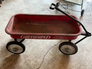 lot 66 image: Hamilton Greyhound Wagon