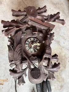 lot 75 image: Vintage Large Cuckoo Clock
