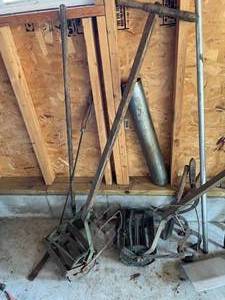 lot 78 image: Vintage Tillers & Pitchforks & Roof rake & More