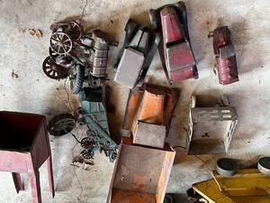 lot 86 image: Vintage Trucks & Accessories