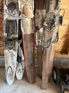 lot 85 image: 2 Sets of Water Skis & Snow Skis