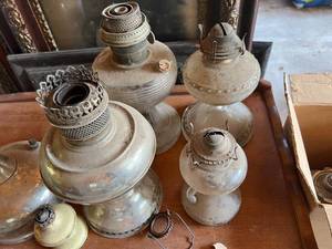 lot 92 image: Lot of Oil Lamps