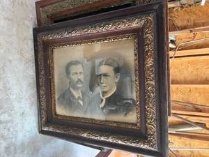 lot 95 image: Vintage Picture Frames