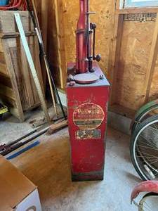 lot 100 image: Antique Standard Highboy Lube Polarine Motor Oil Dispenser