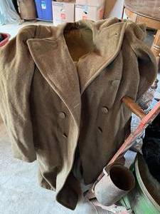 lot 105 image: Vintage Clothing & Containers