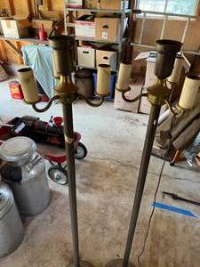 lot 104 image: 2 Vintage Lamps