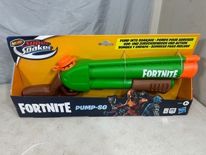 lot 61 image: New Nerf Super Soaker Fortnite Water Gun