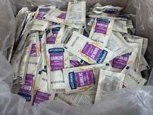 lot 118 image: Box of Almost 600 Packets of Hellmanns Garlic Aioli Dip and Spread