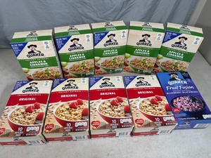 lot 137 image: 10 New Boxes of Quaker Instant Oatmeals Packets