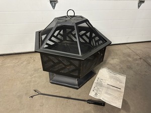 lot 2 image: New Endless Summer Outdoor Direpit with Cover