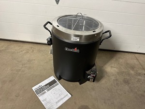 lot 4 image: New Char-Broil Big Easy Oil-less Propane Turkey Fryer