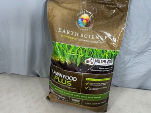 lot 20C image: New 20 lb Bag of Lawn Food Plus