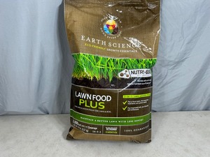 lot 50D image: New 20 lb Bag of Lawn Food Plus