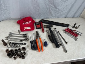 lot 14 image: Snap-On Tools Plus a Couple Mac and Matco