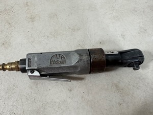 lot 15 image: MAC 14 inch Air Ratchet