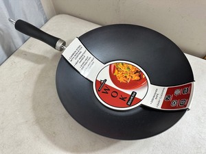 lot 36 image: New 6.5 Quart Metal Wok Pan