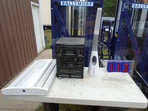 Garage stereo. Power up but no speakers. With led light & desk lamp. As shown.