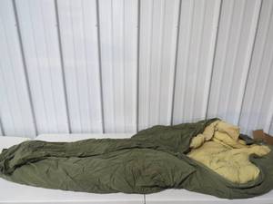 Military Issue Cold Weather Sleeping Bag