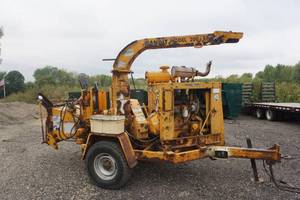 lot 6 image: Bandit Model 200  XP Tow Behind Wood Chipper