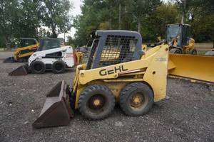 lot 10 image: 2000 Gehl Model 3635 Skid Loader Skid Steer