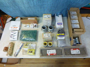 lot 21 image: Garage Items