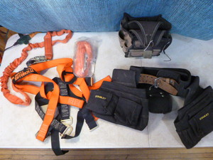 lot 26 image: Safety Harness and Toolbelt Pouches