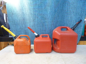 lot 59 image: 3 Gas Cans