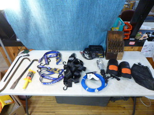 lot 68 image: Garage Items