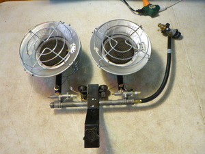 lot 92 image: Mr. Heat Double Sunflower Heater