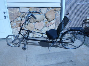 lot 106 image: Tour Easy Bicycle