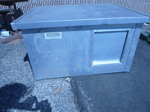 lot 109 image: Uplander Insulated Dog House