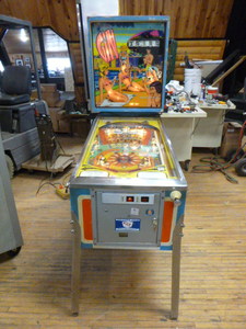 lot 3 image: Chicago Dynamic Ind. Gin Pinball Machine