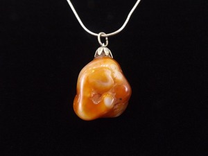 lot 14 image: .925 Sterling Silver Agate Pendant Necklace