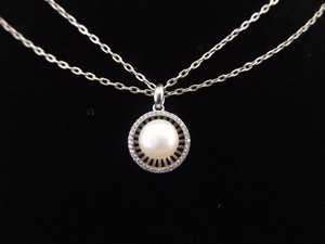 lot 16 image: .925 Sterling Silver Judith Jack Pearl Pendant Necklace