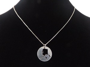 lot 31 image: .925 Sterling Silver Alaska Silhouette Necklace